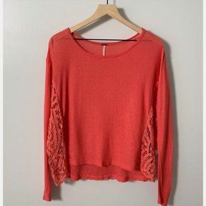 Free People Sz XS Coral Sweater w Crochet Lace Sides Nice & Lightweight